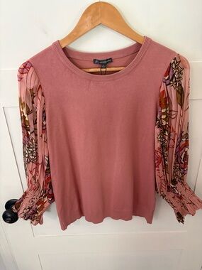 Adrianna Papell Floral Pleat Sleeve Sweater. Size Small.